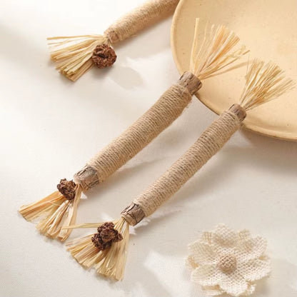 Engaging Natural Wood Polygonum Teasing Cat Toy - Perfect for Chewing and Teeth Cleaning!