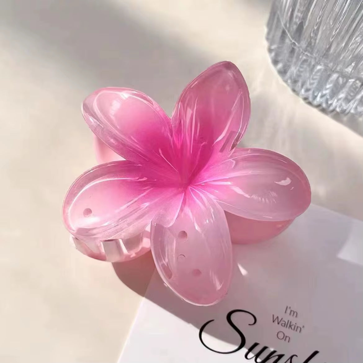 Elevate Your Style with Our New Hawaiian Gradient Flower Hair Clips - Perfect for Beach Vacations!