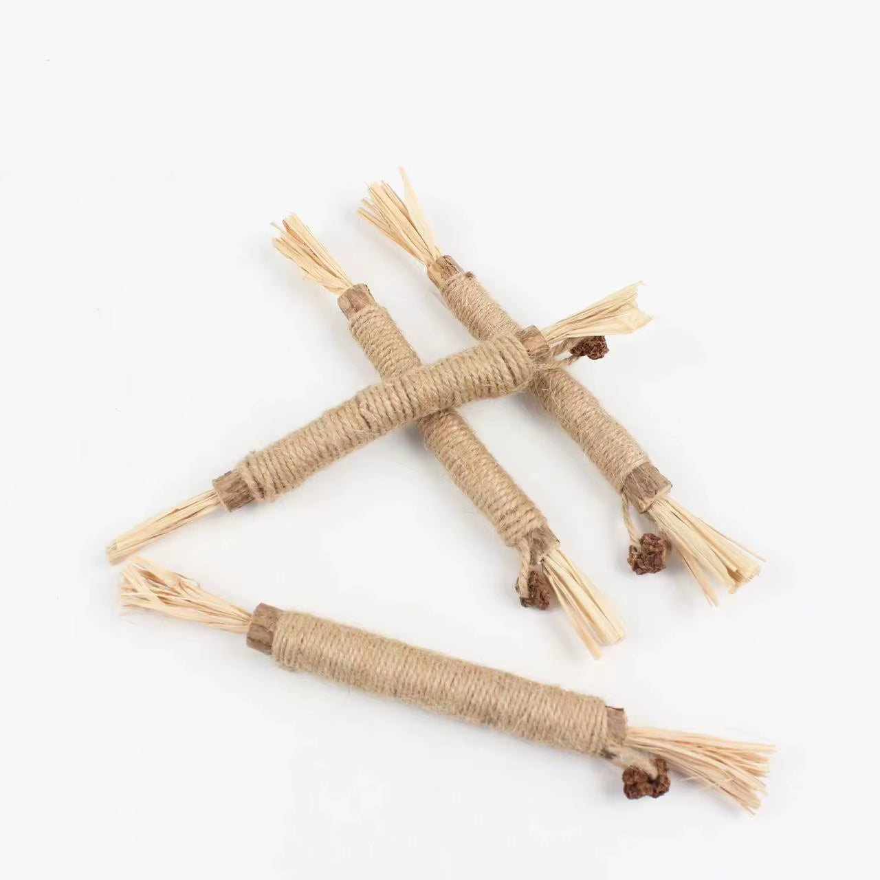 Engaging Natural Wood Polygonum Teasing Cat Toy - Perfect for Chewing and Teeth Cleaning!
